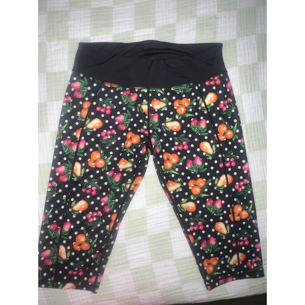 Betsey Johnson size large fruit active leggings